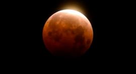 Gerhana Bulan Total 
